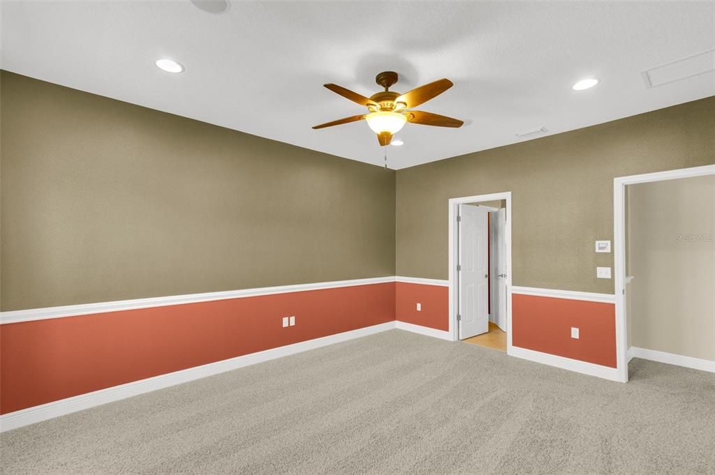 Empty room, Interior, Recessed Lighting