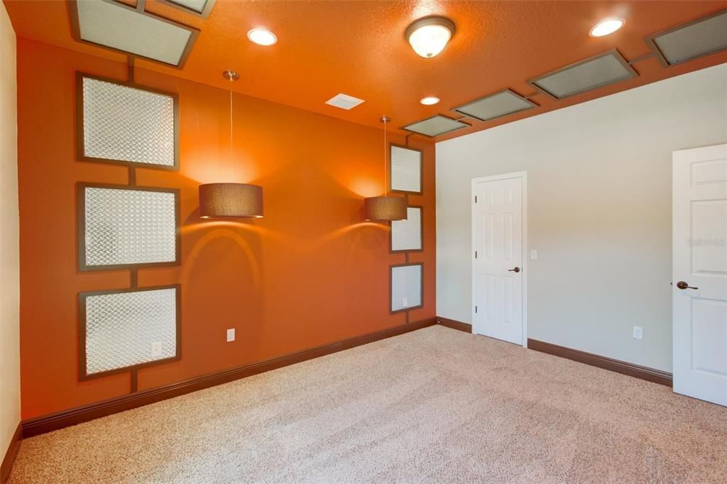 Empty room, Interior, Recessed Lighting