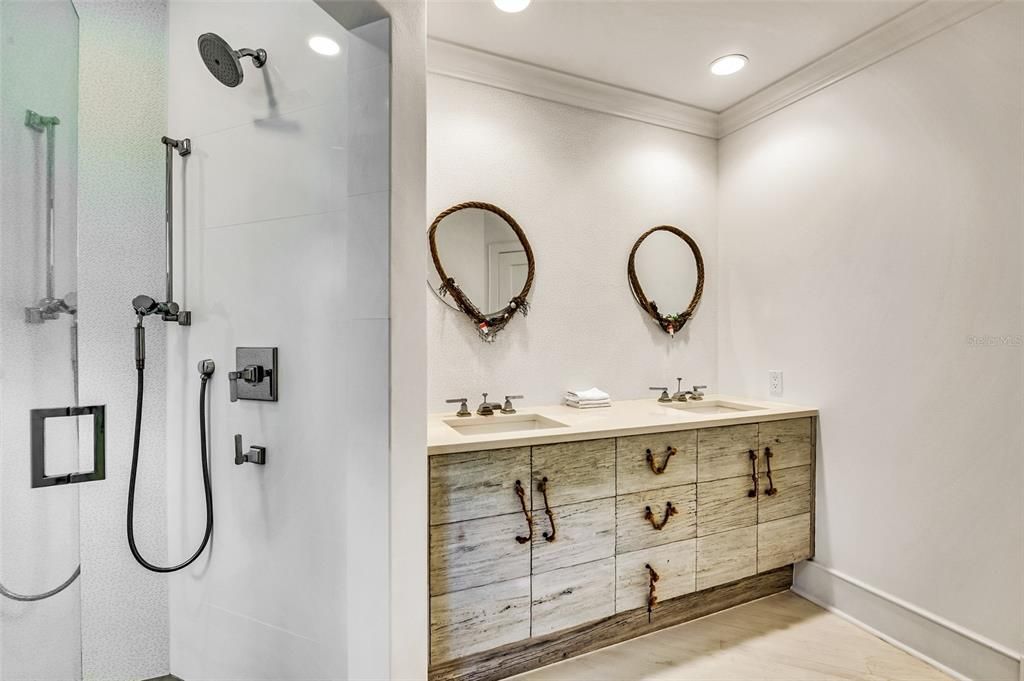 Bathroom, Dual Sink Vanities, Interior, Recessed Lighting