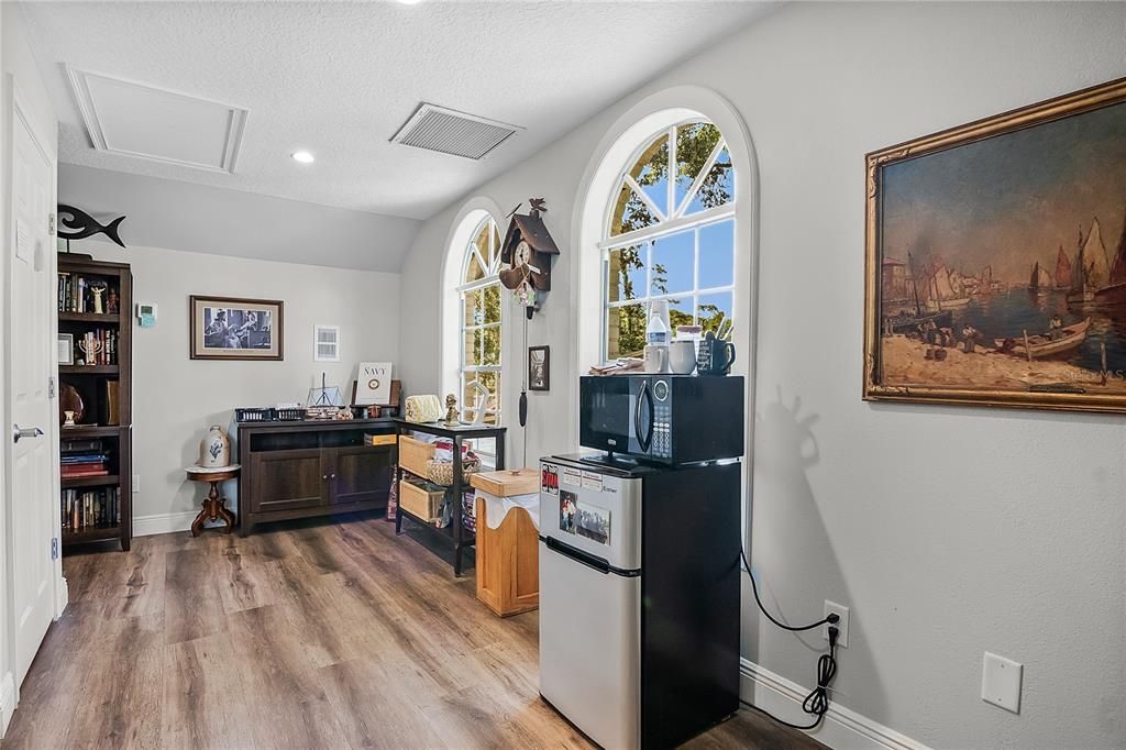 Interior, Kitchen, Recessed Lighting, Wood Texture Flooring