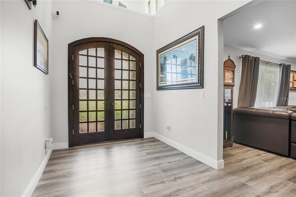Interior, Recessed Lighting, Wood Texture Flooring