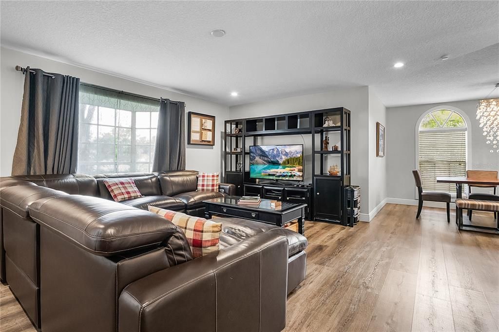 Dining room, Interior, Living room, Pendant Lights, Recessed Lighting, Wood Texture Flooring