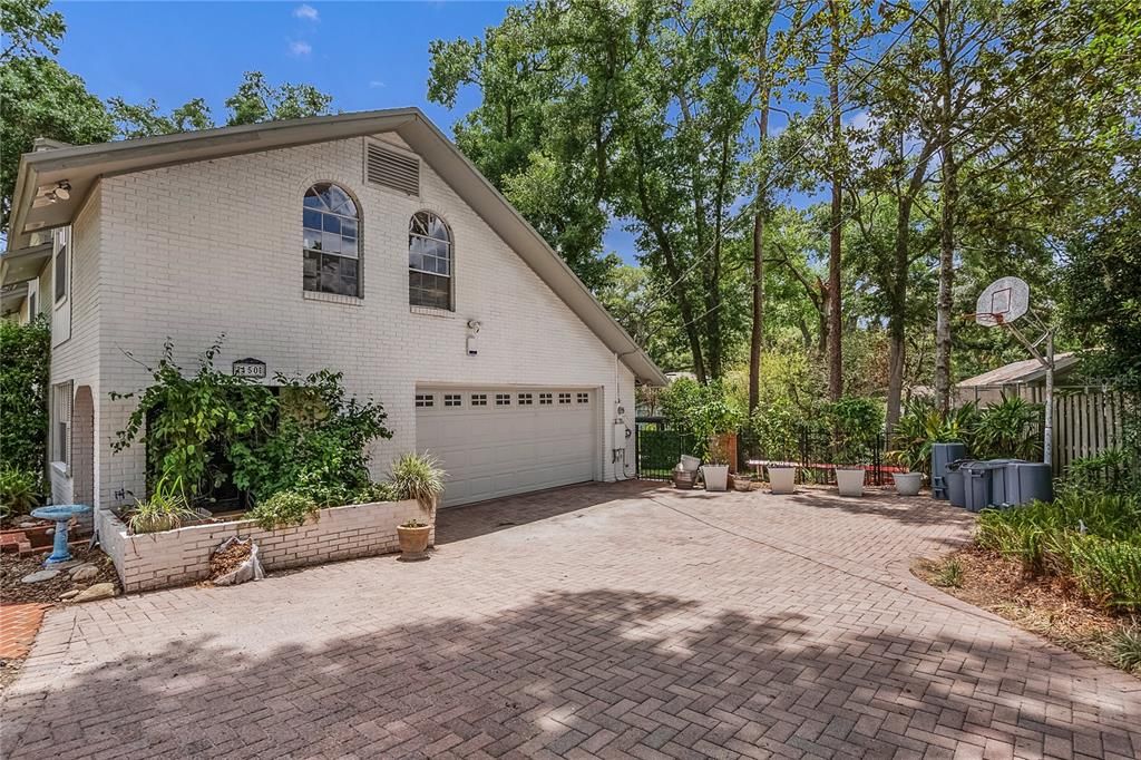Detached Garage, Exterior