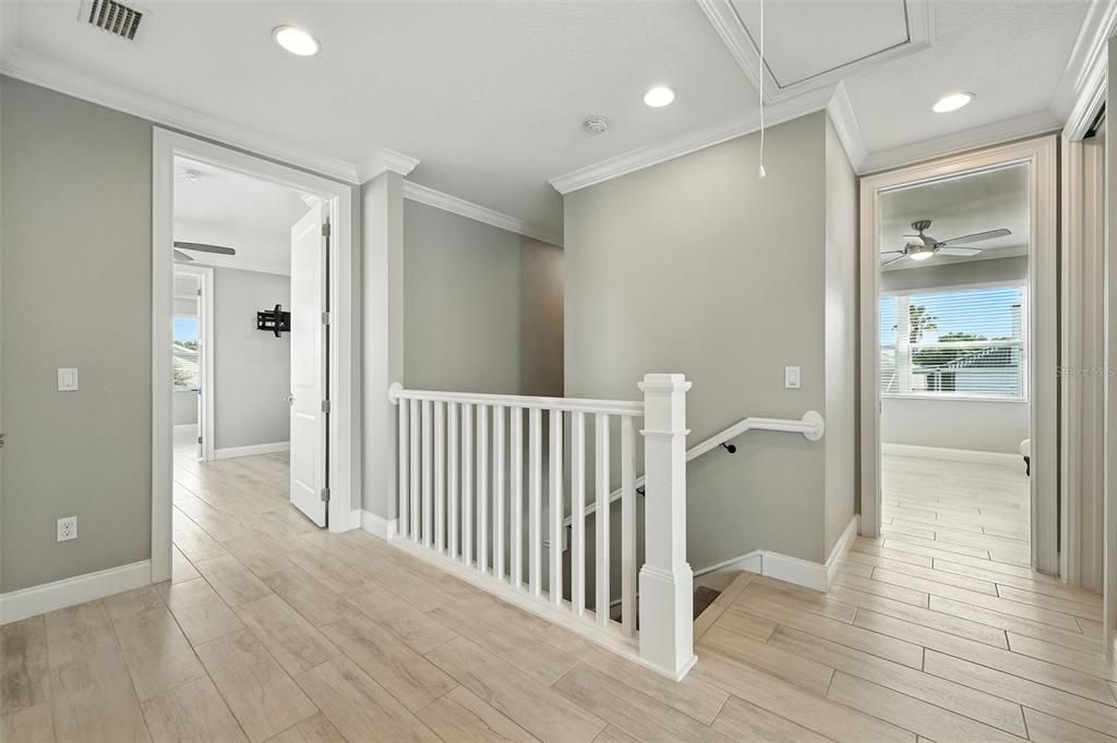 Interior, Recessed Lighting, Wood Texture Flooring