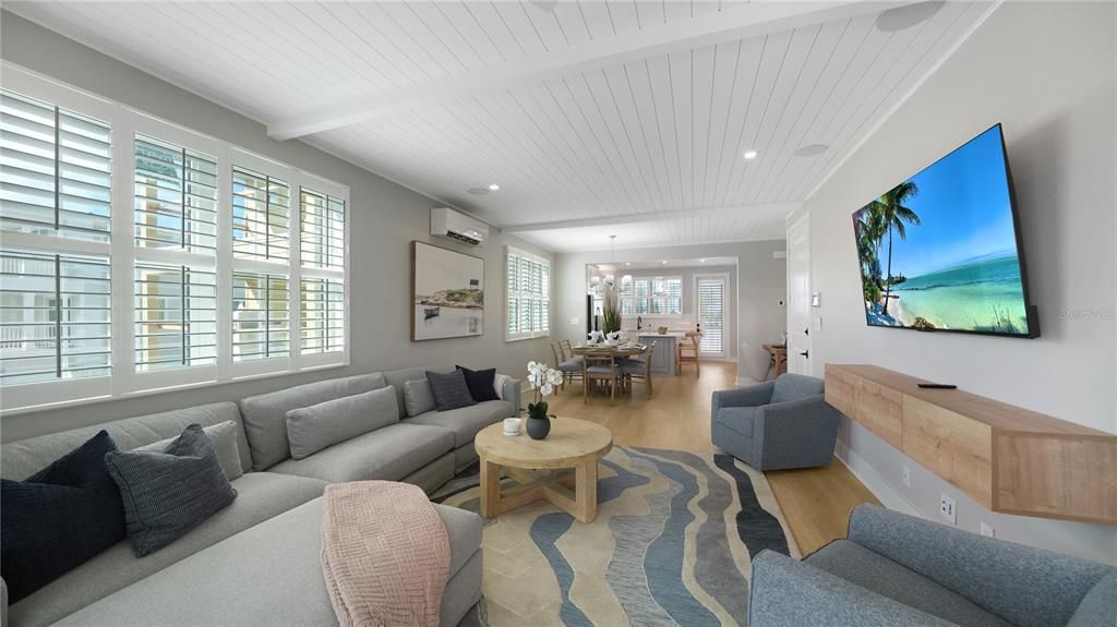 Chandelier, Dining room, Interior, Living room, Pendant Lights, Recessed Lighting, Wood Texture Flooring