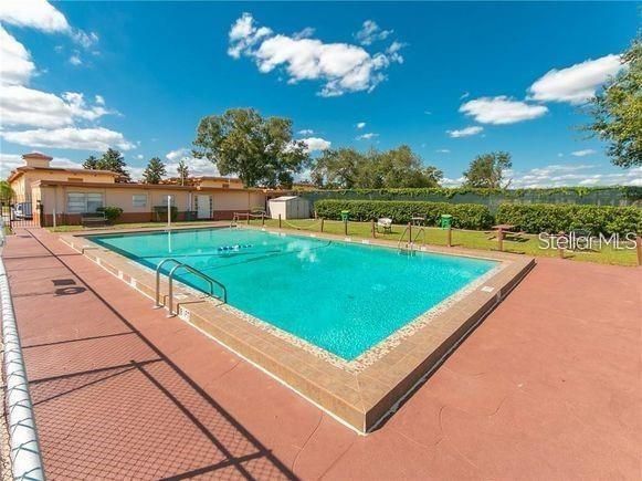 Exterior, Pool