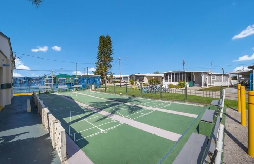 Exterior, Tennis Courts