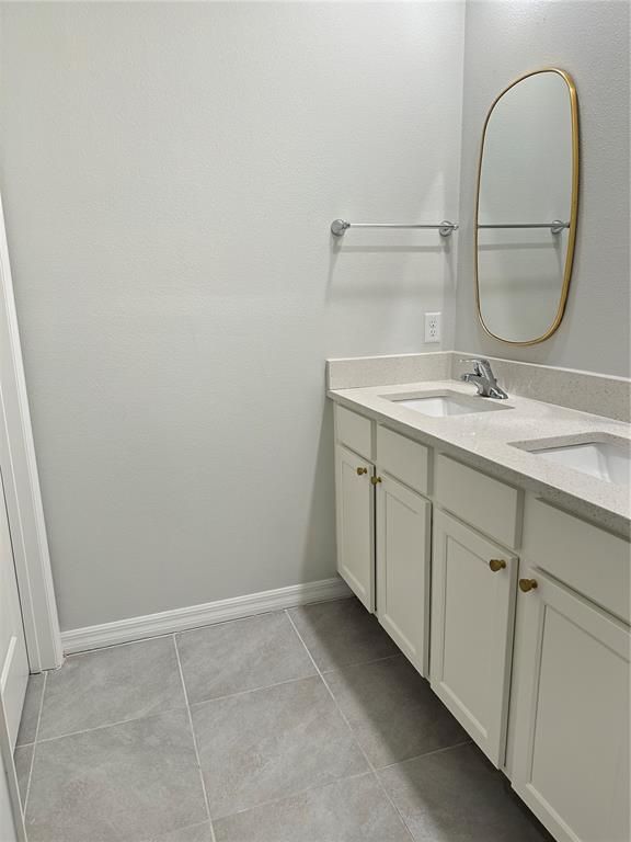 Bathroom, Dual Sink Vanities, Interior