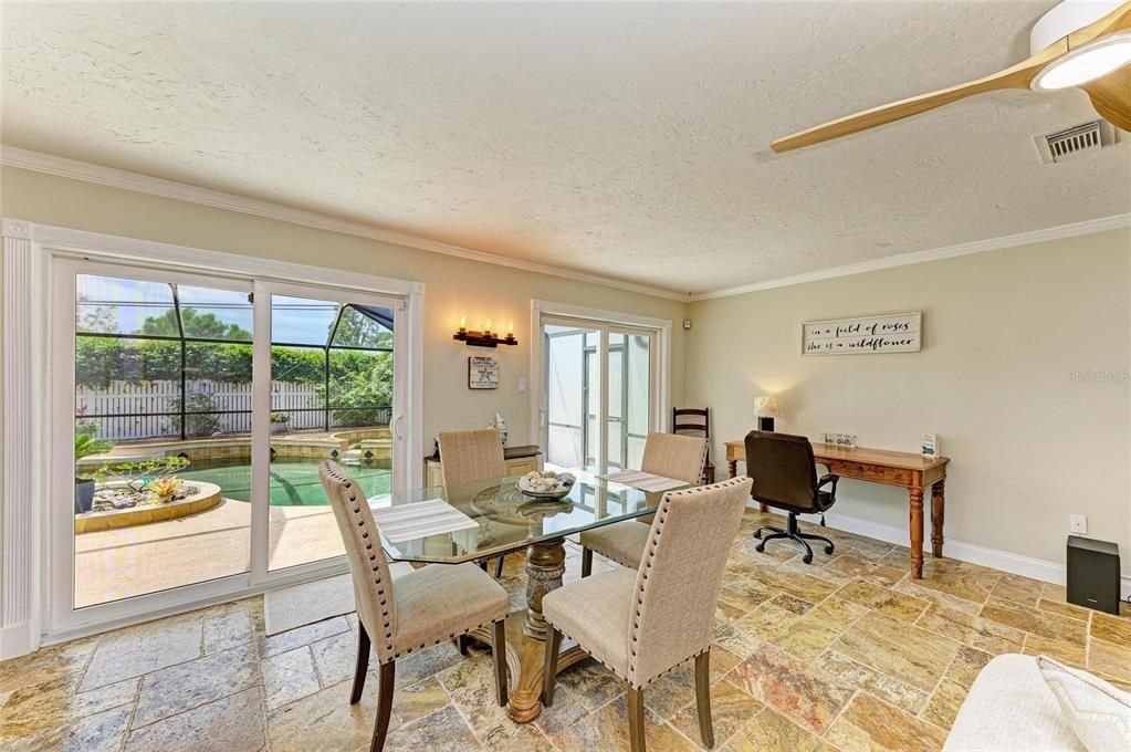 Home Office, Interior