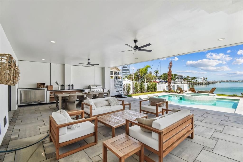 Exterior, Living room, Outdoor Kitchen, Pool, Recessed Lighting, Water