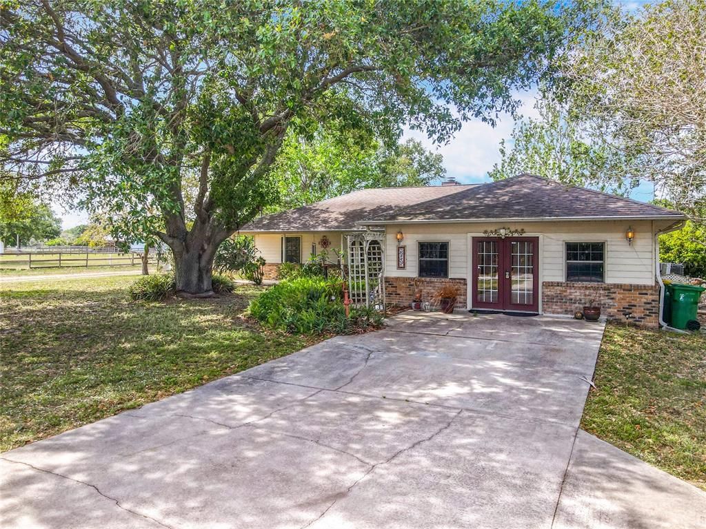Backyard, Exterior, Facade, Ranch
