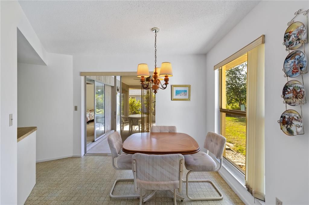 Chandelier, Dining room, Interior