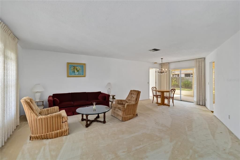Chandelier, Dining room, Interior, Living room