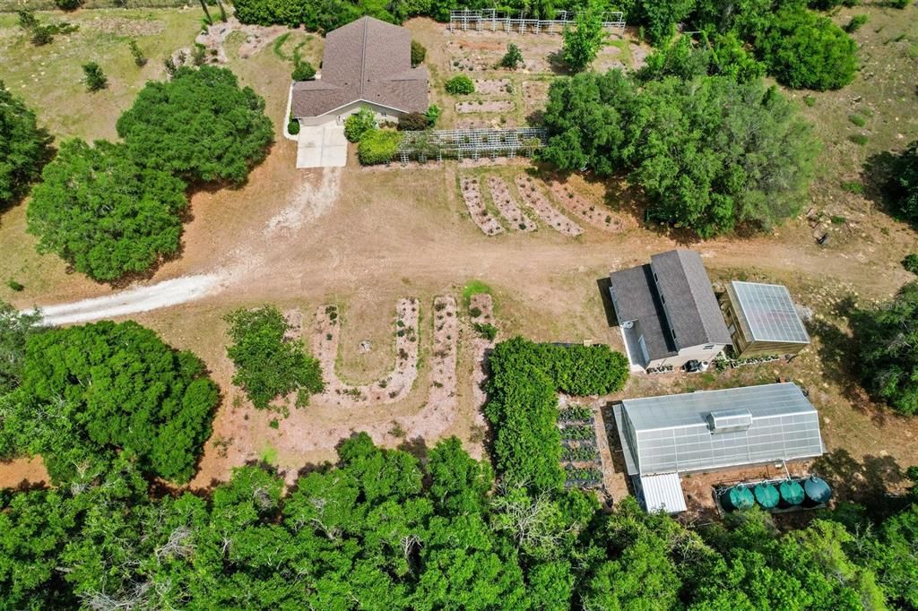 Exterior, Drone
