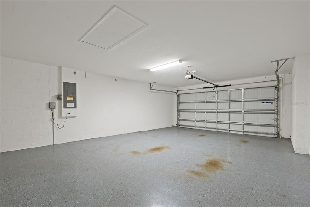 Garage, Interior