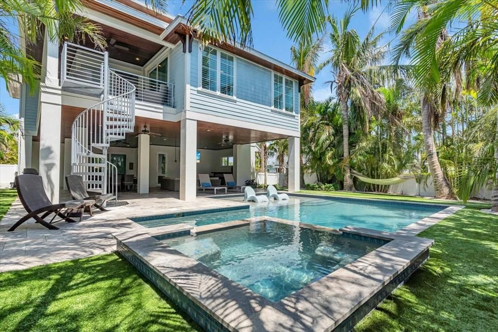 Exterior, Pool