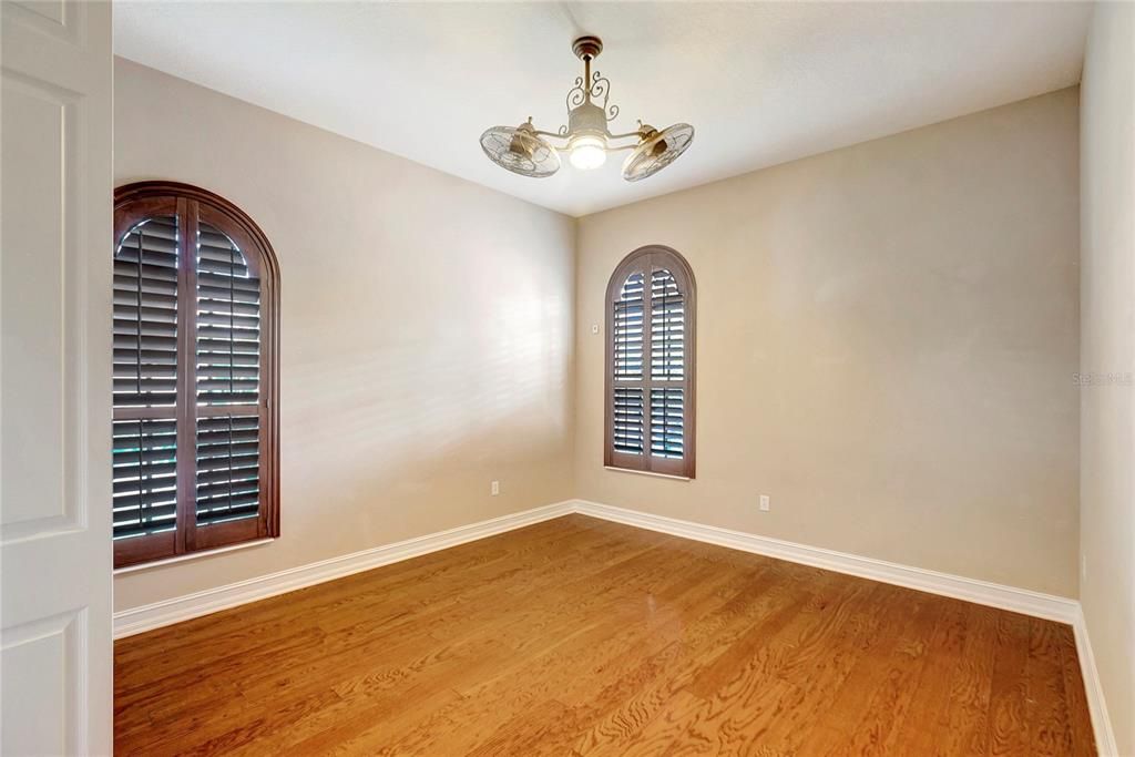 Chandelier, Empty room, Interior, Wood Texture Flooring