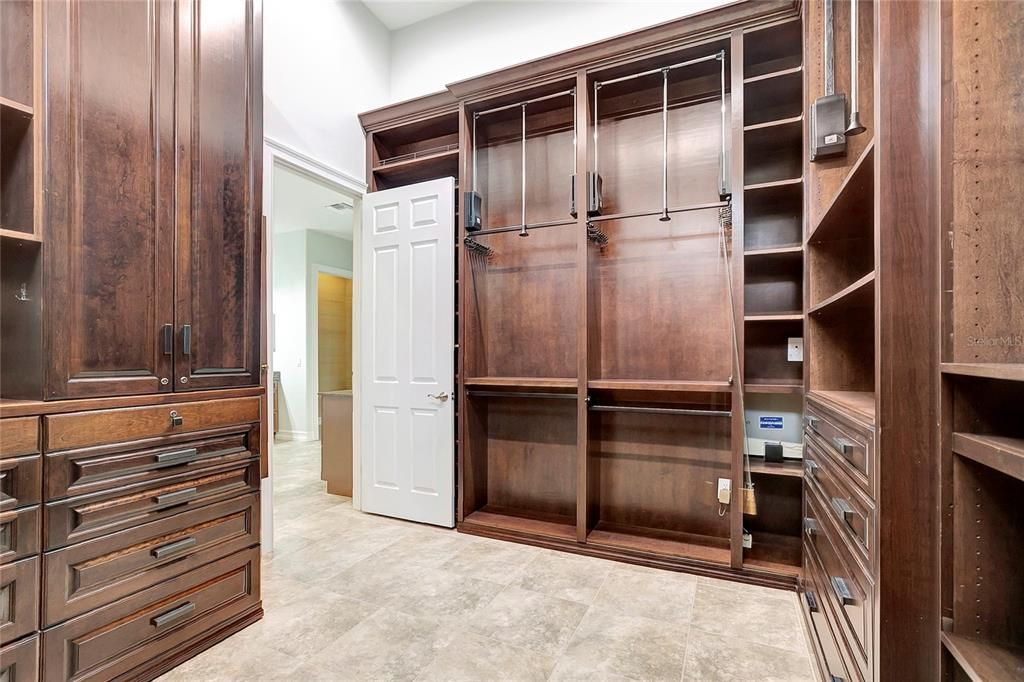 Interior, Walk-in Closets