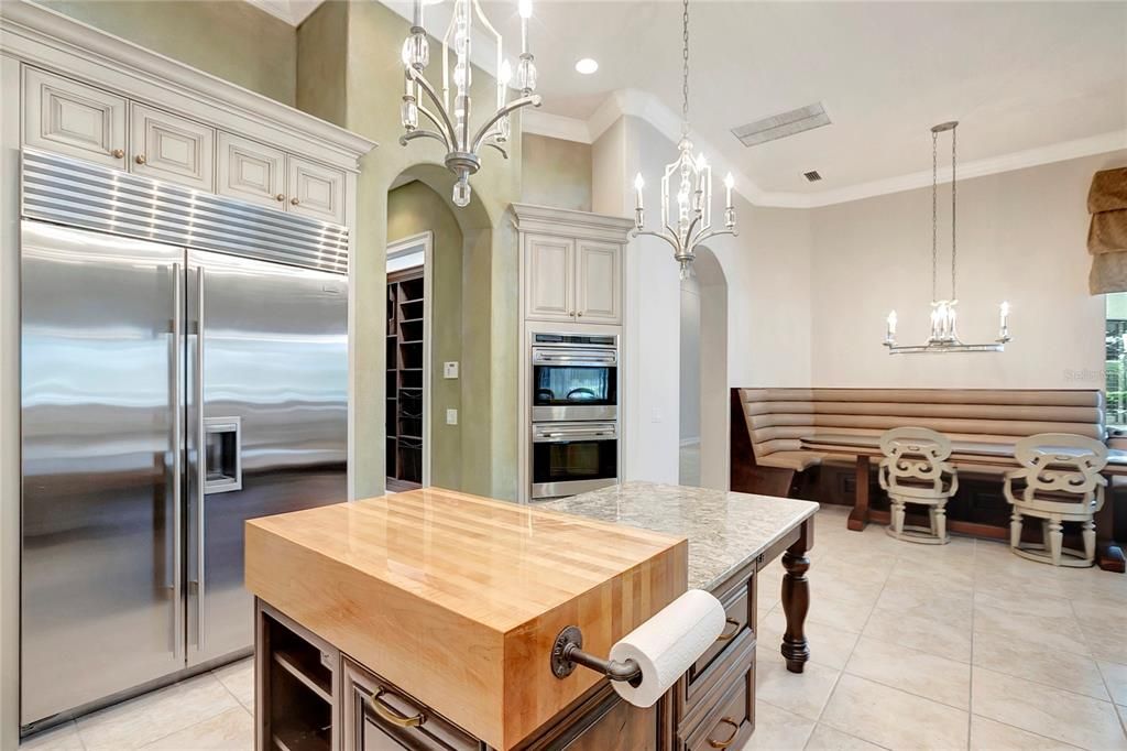 Chandelier, Dining room, Interior, Kitchen, Pendant Lights, Recessed Lighting, Stainless Steel Appliances