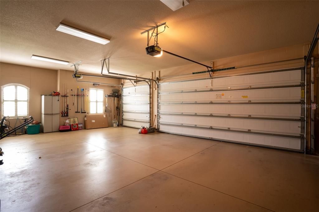 Garage, Interior