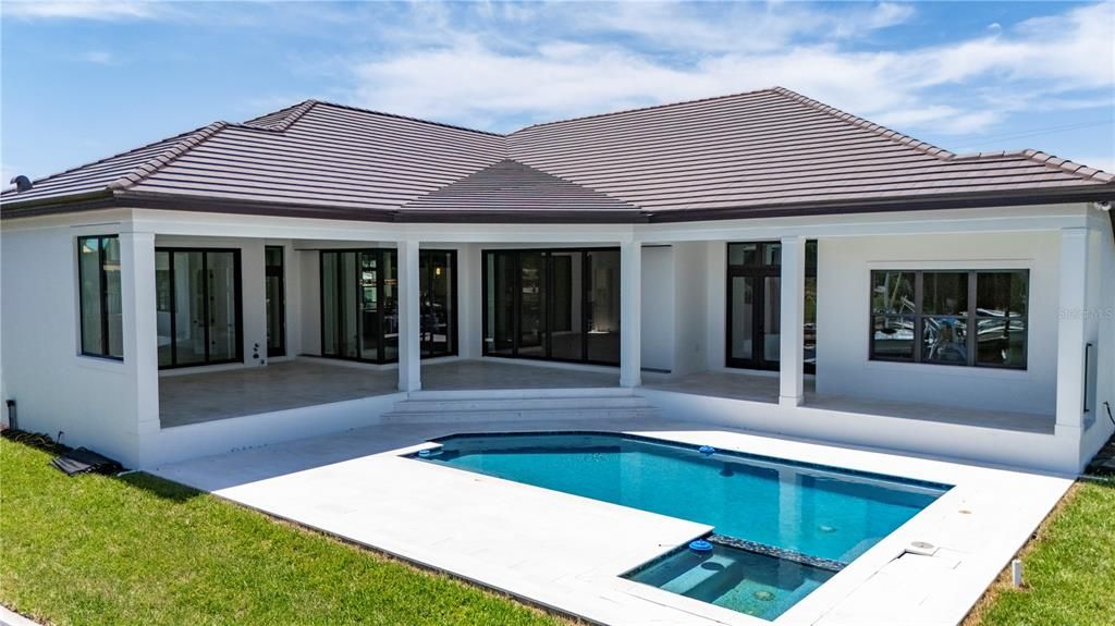 Exterior, Pool