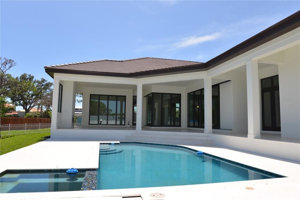 Exterior, Pool