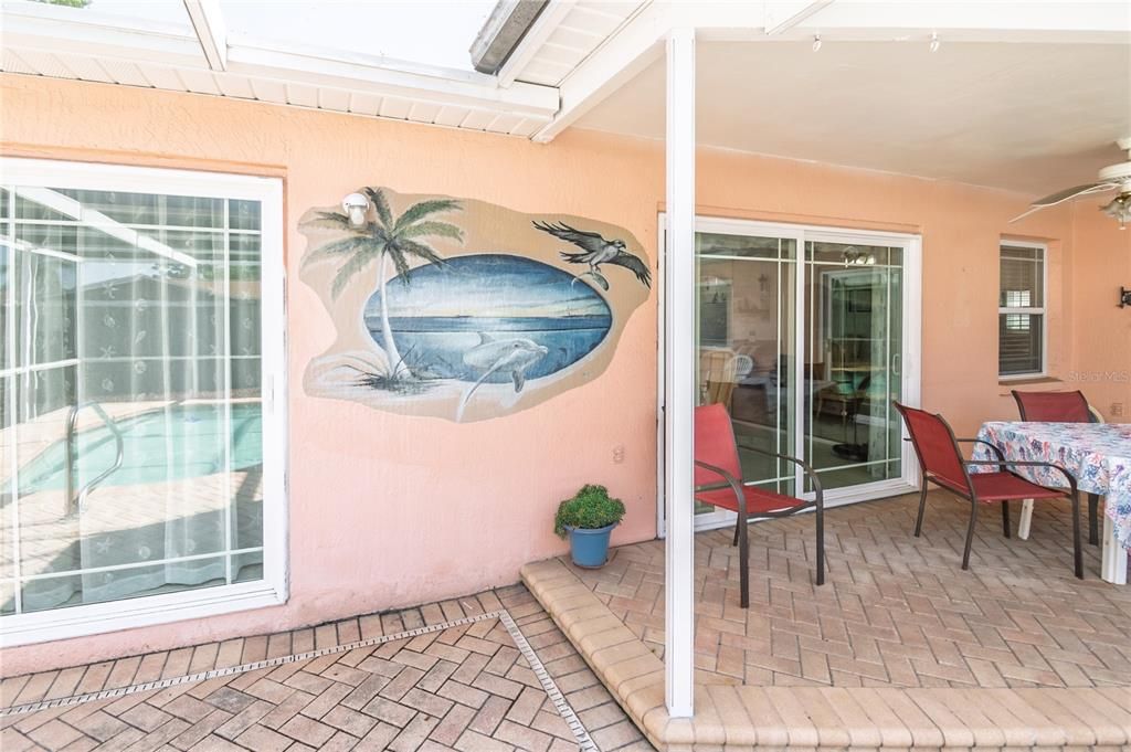 Exterior, Interior, Pool, Sun Room