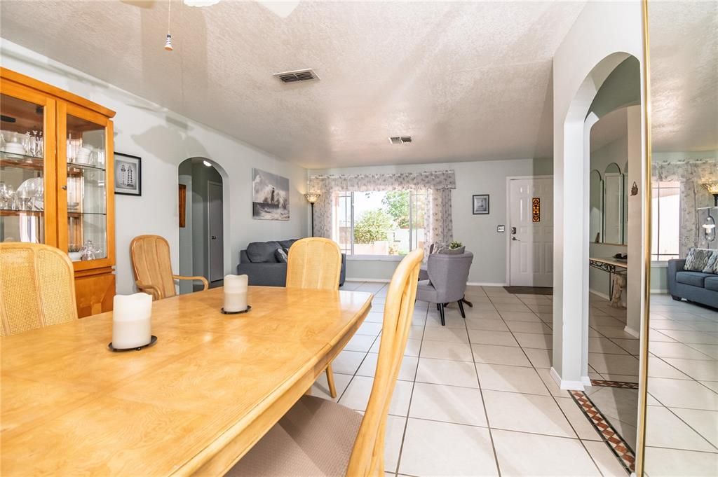 Dining room, Interior