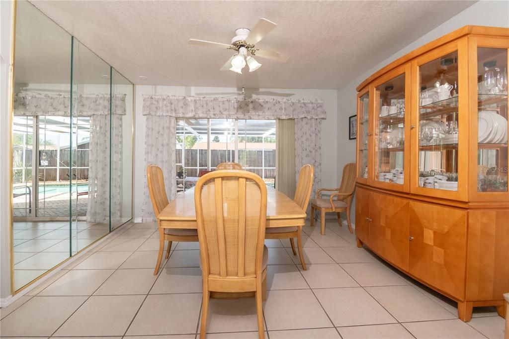 Dining room, Interior