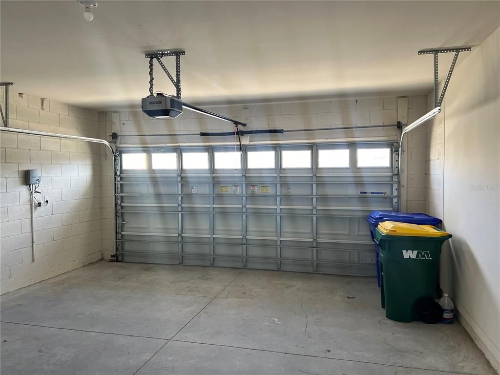 Garage, Interior