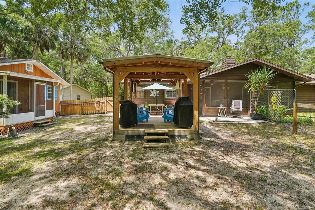 Backyard, Exterior