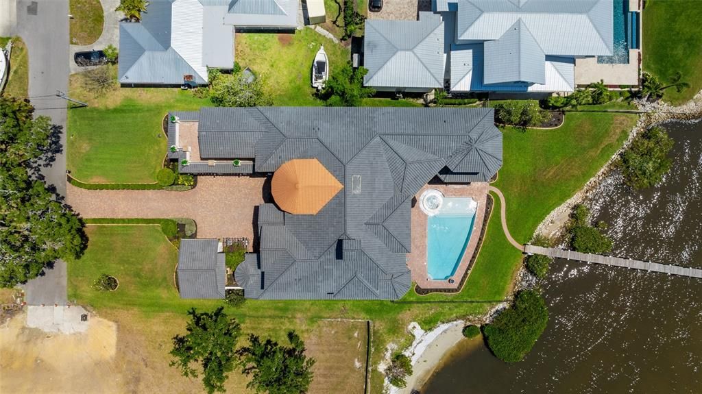 Exterior, Drone