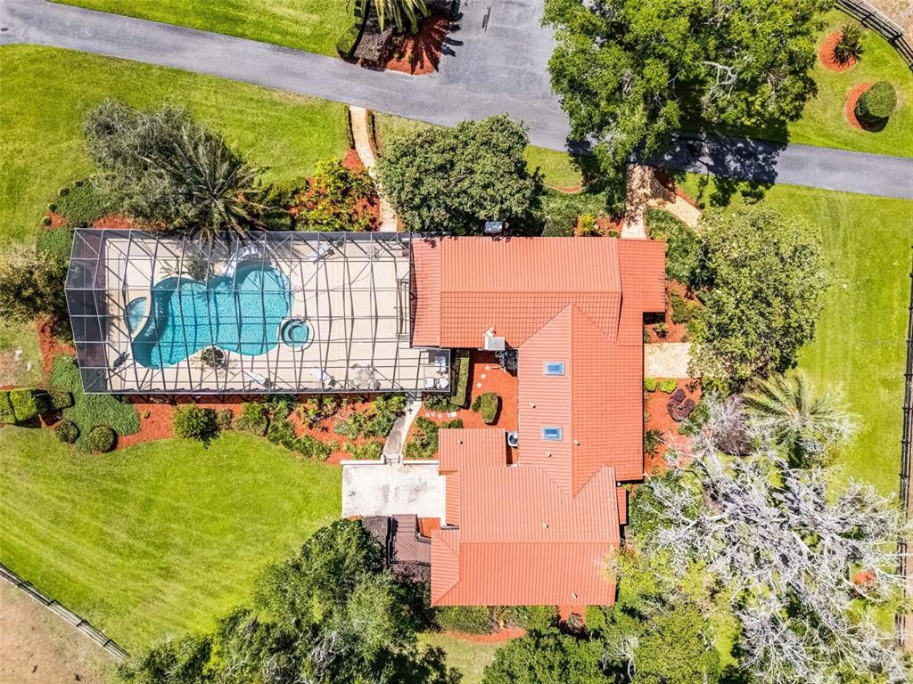 Exterior, Drone