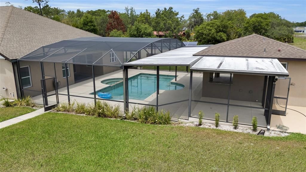 Exterior, Pool