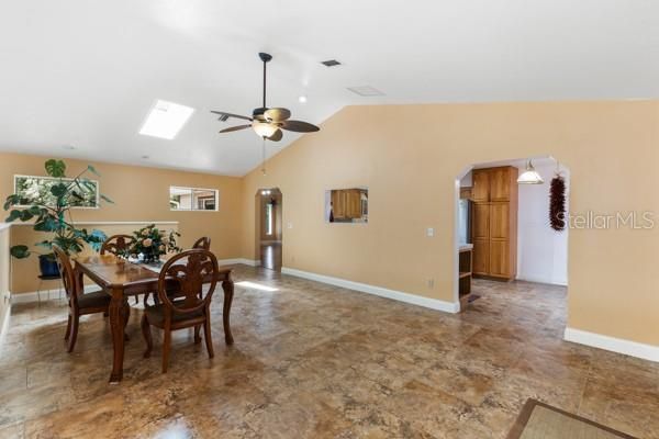 Dining room, Interior, Pendant Lights, Recessed Lighting