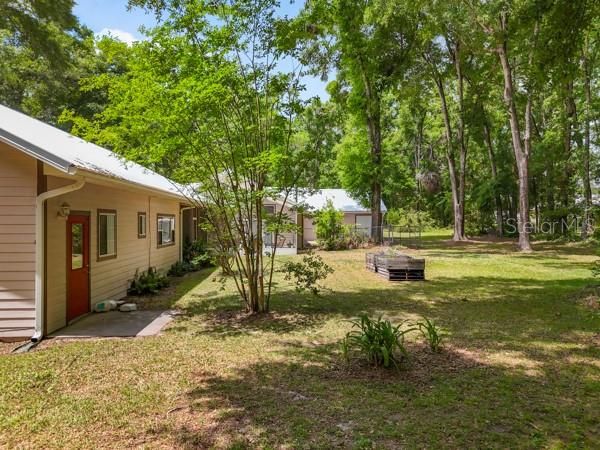 Backyard, Exterior