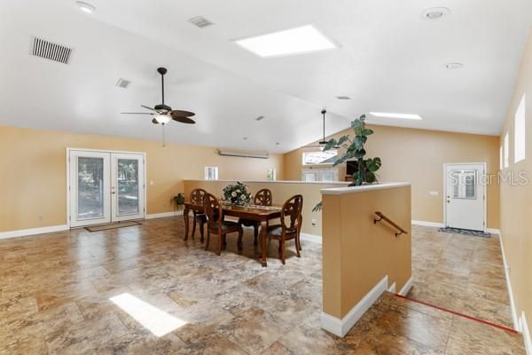 Dining room, Interior, Pendant Lights, Recessed Lighting