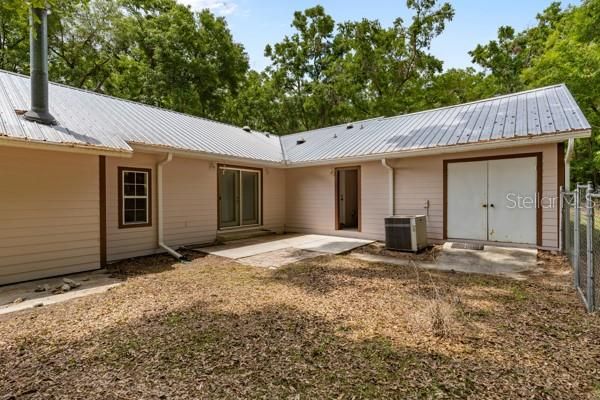 Backyard, Exterior