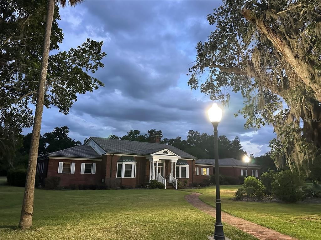 Backyard, Exterior, Facade, Ranch