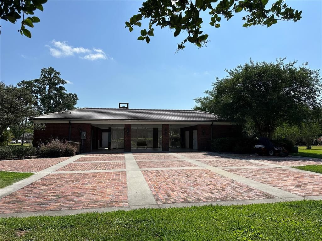 Backyard, Exterior, Facade, Brick Facade, Ranch