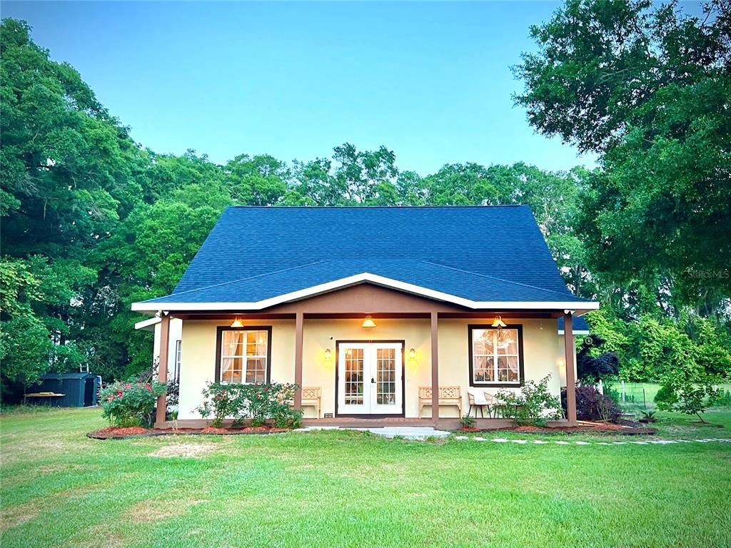 Backyard, Exterior, Facade, Cape Cod