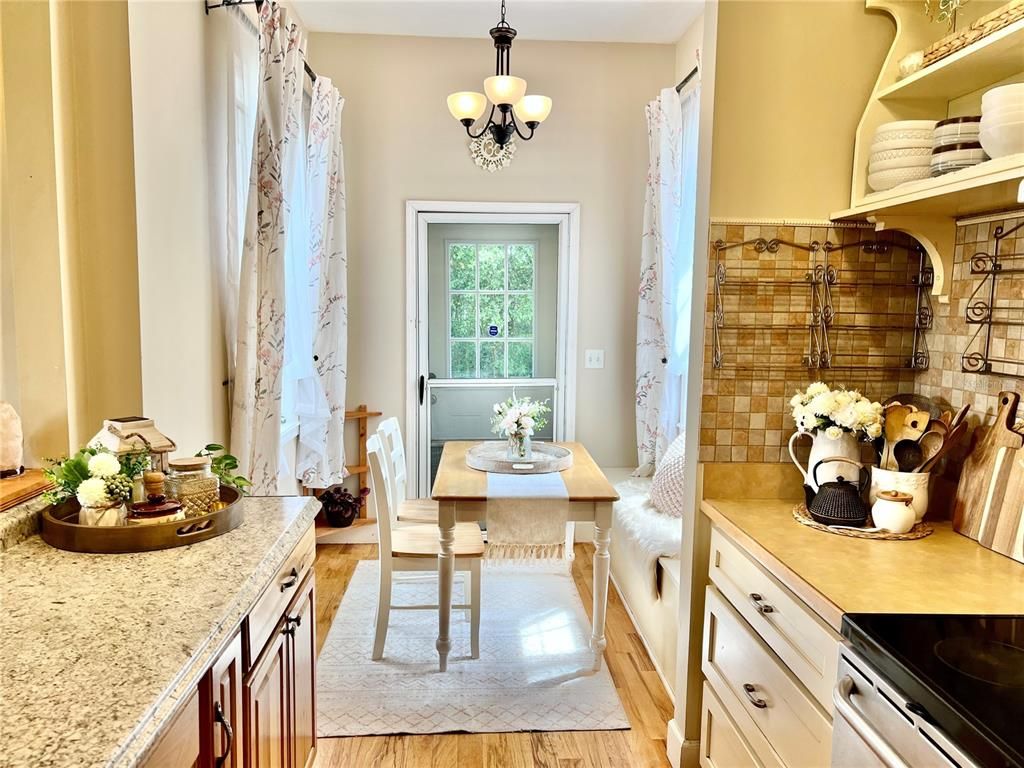 Chandelier, Dining room, Interior, Kitchen, Wood Texture Flooring