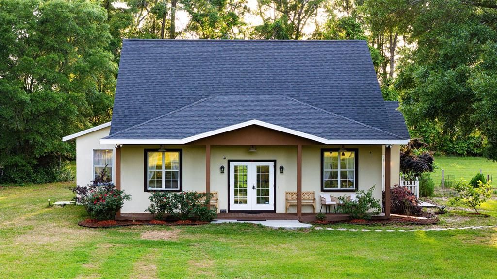 Exterior, Facade, Cape Cod