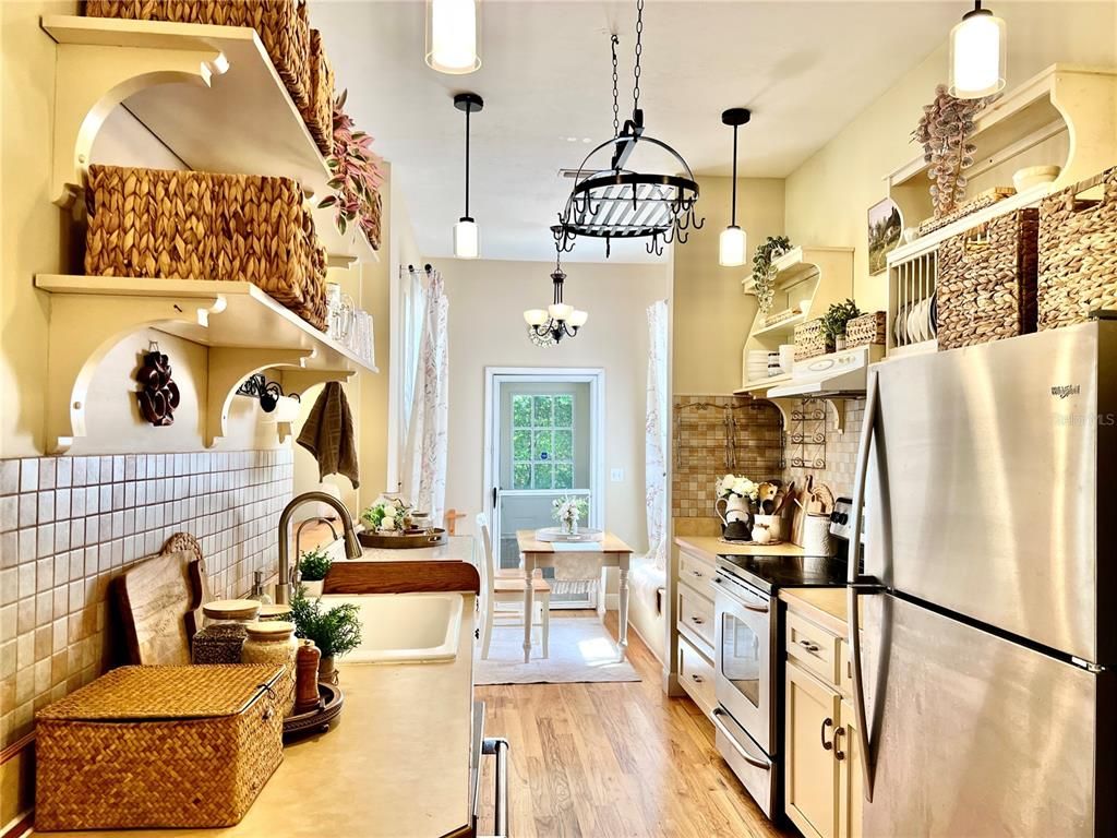 Chandelier, Dining room, Interior, Kitchen, Pendant Lights, Wood Texture Flooring