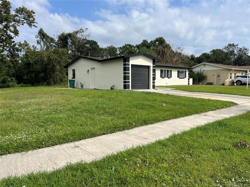 Backyard, Exterior