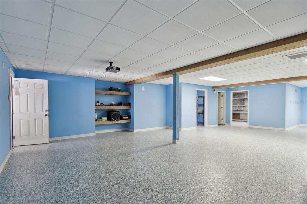 Empty room, Interior, Recessed Lighting