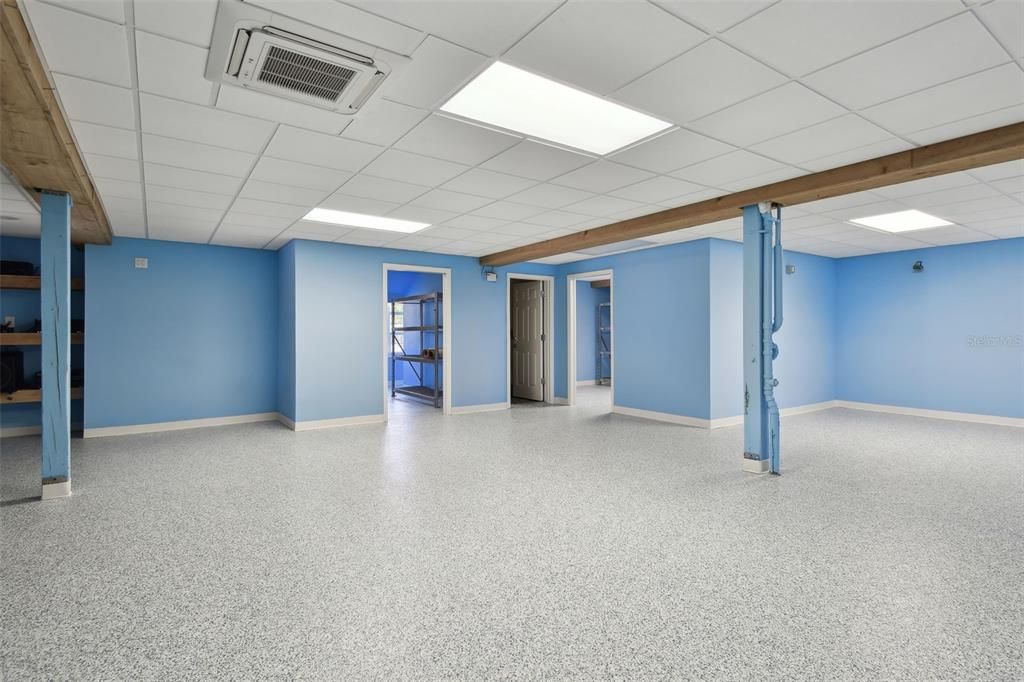 Empty room, Interior, Recessed Lighting
