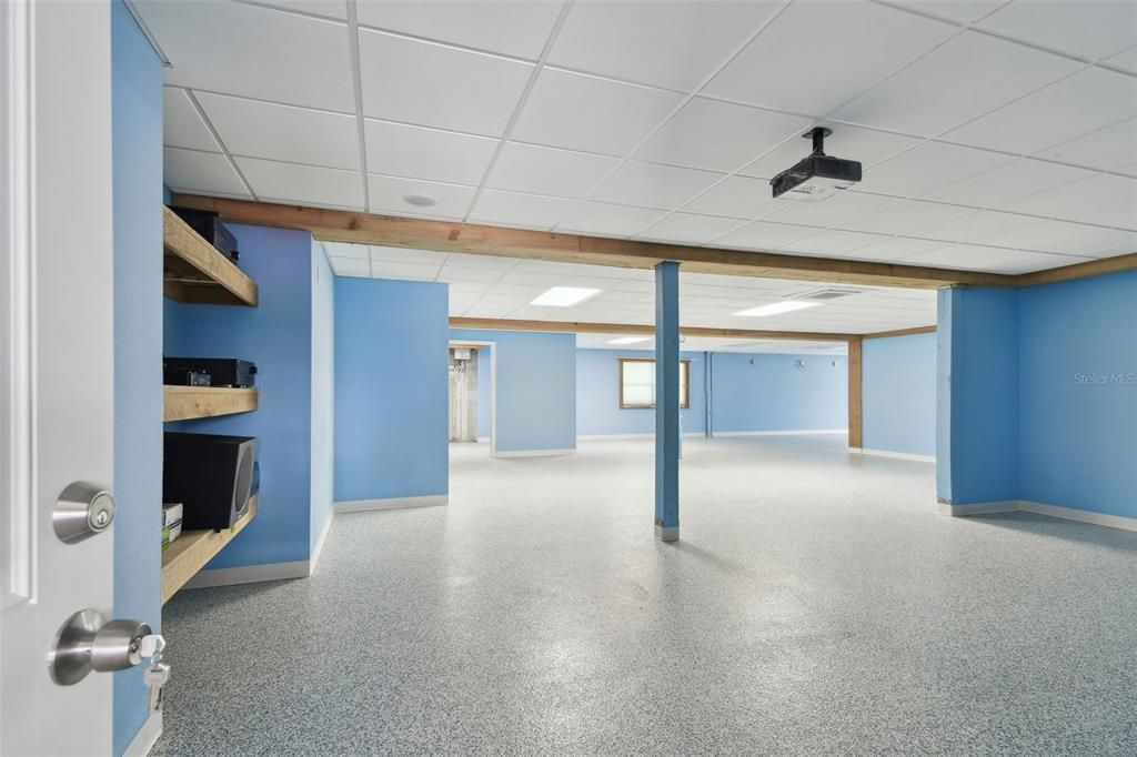 Empty room, Interior, Recessed Lighting