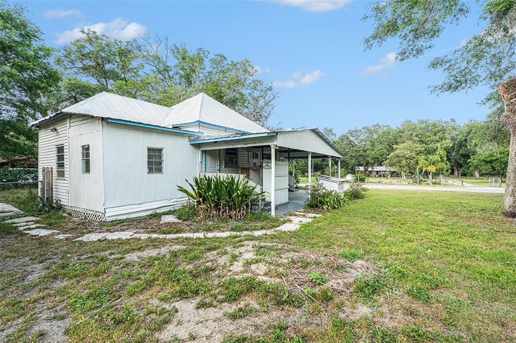 Backyard, Exterior