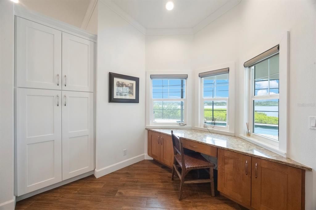 Home Office, Interior, Recessed Lighting, Water, Wood Texture Flooring
